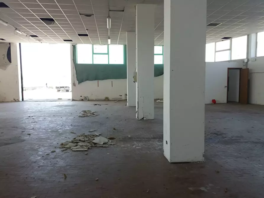 Immagine 8 di Attività commerciale in affitto  in via pietrasantina 5 a San Giuliano Terme