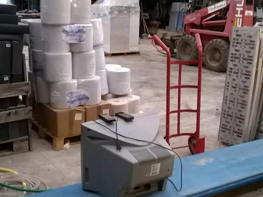 Immagine 3 di Attività commerciale in vendita  in Via Antonio Cocchi 34 a Pisa