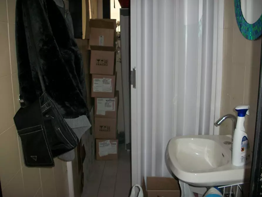 Immagine 5 di Attività commerciale in vendita  in Via Garibaldi 12 a Cascina