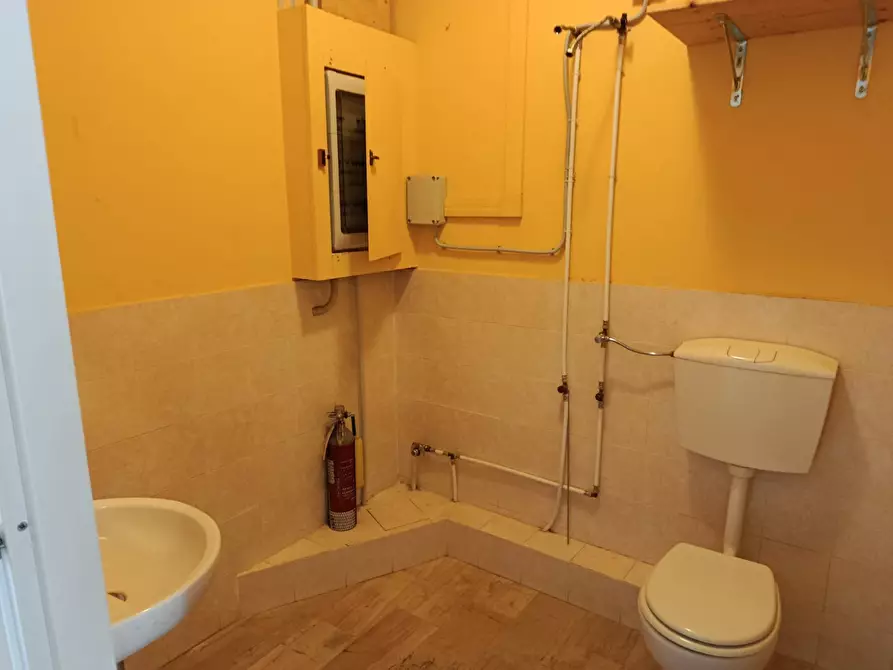 Immagine 4 di Attività commerciale in vendita  in Viale Marconi 5 a Altopascio