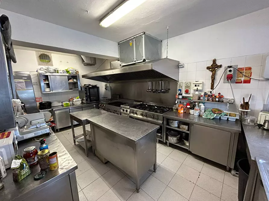 Immagine 8 di Attività commerciale in affitto  in Via Livornese 648 a Pisa