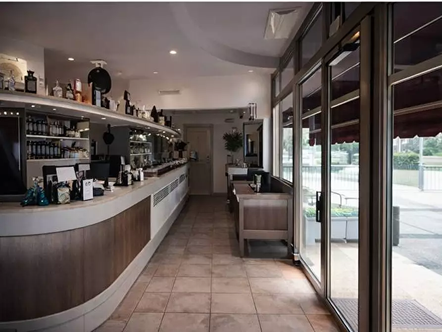 Immagine 3 di Attività commerciale in affitto  in Via Livornese 648 a Pisa