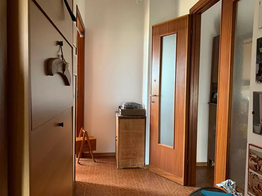 Immagine 8 di Appartamento in vendita  in Via Firenze a Massa