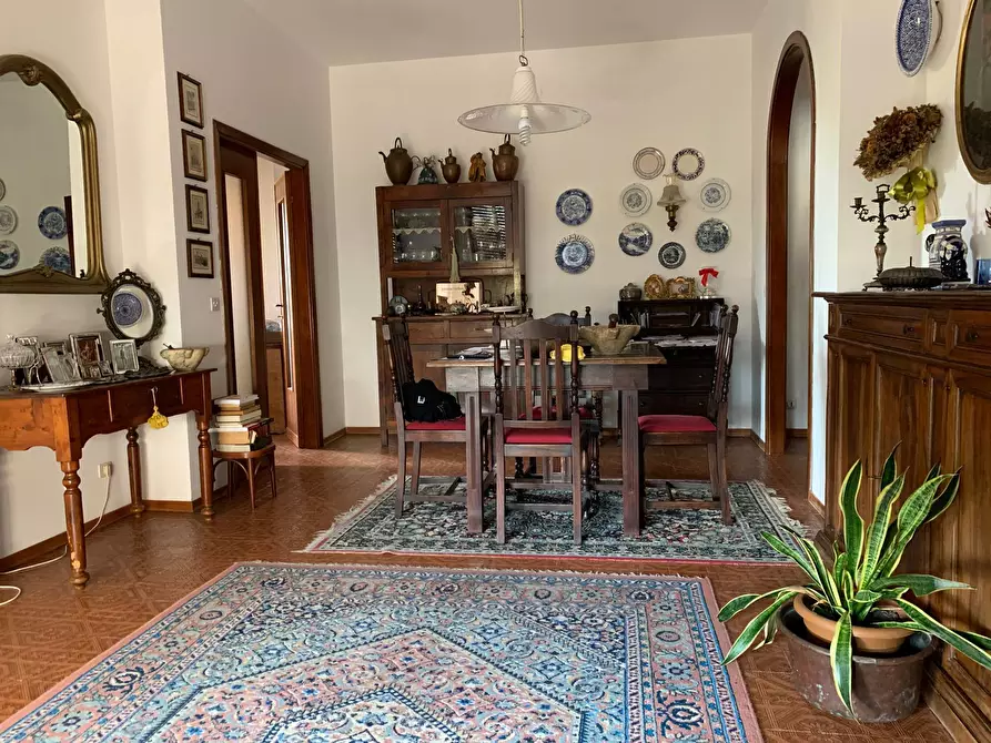 Immagine 2 di Appartamento in vendita  in Via Firenze a Massa