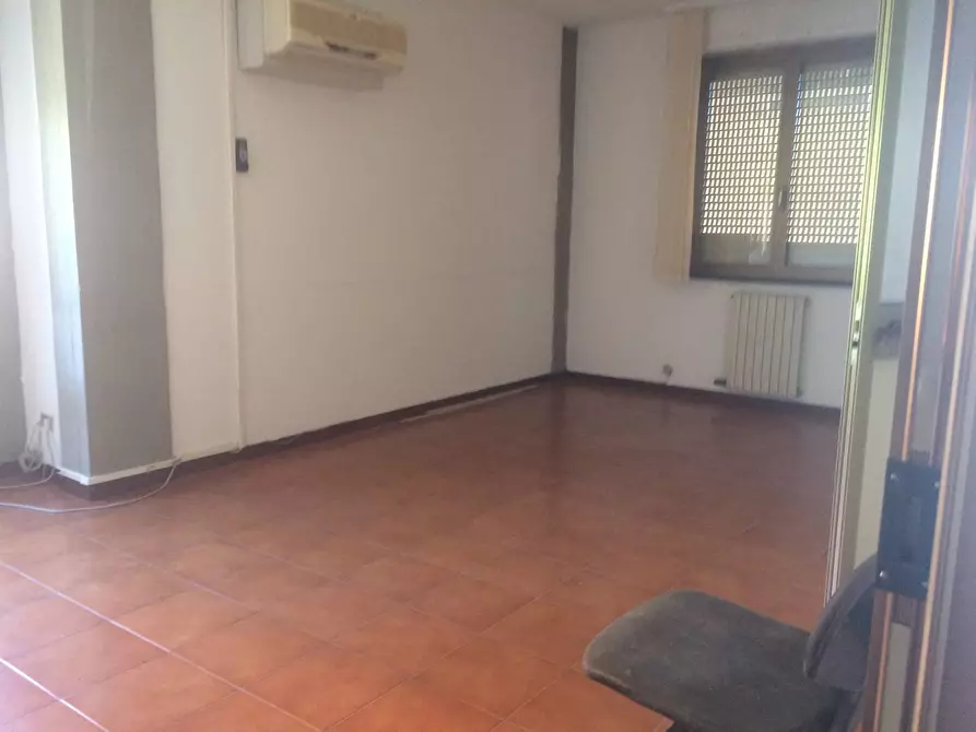 Immagine 13 di Attività commerciale in affitto  in via umberto terracini 22 a Cascina