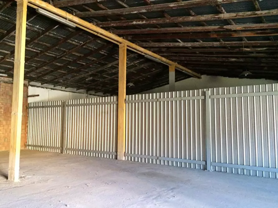 Immagine 1 di Magazzino in affitto  in san martino u 12 a San Giuliano Terme