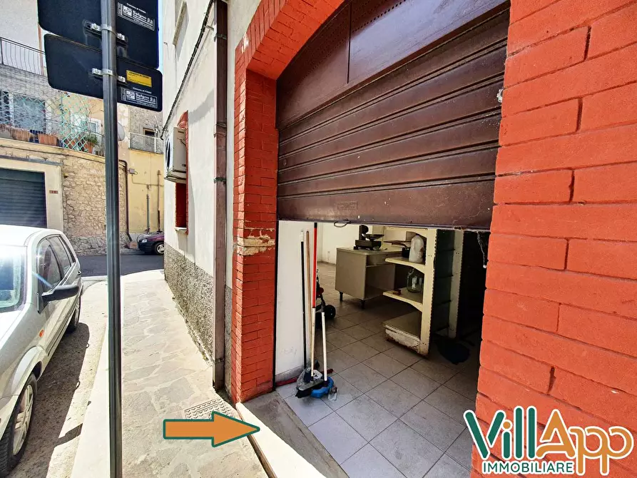 Immagine 4 di Locale commerciale in vendita  in Via Itri 47 a Fondi