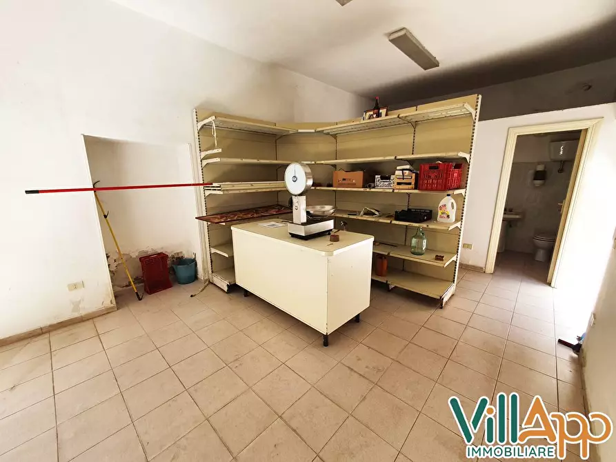 Immagine 5 di Locale commerciale in vendita  in Via Itri 47 a Fondi