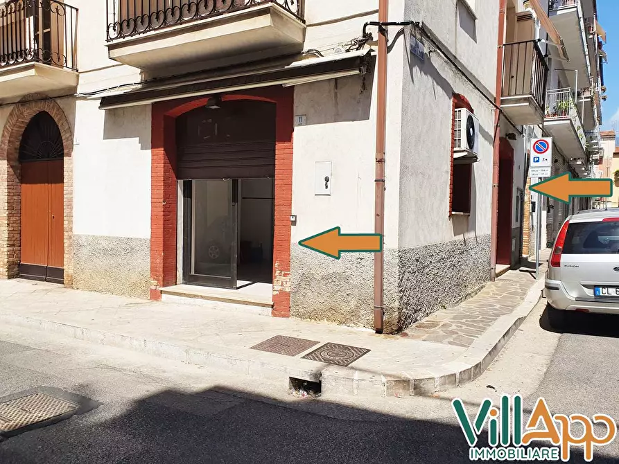 Immagine 1 di Locale commerciale in affitto  in Via Itri 47 a Fondi