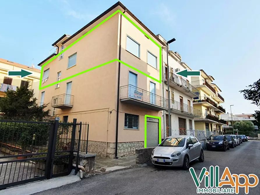 Immagine 1 di Appartamento in vendita  in Via Bettino RIcasoli 17 a Fondi