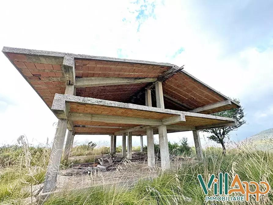 Immagine 1 di Villa in vendita  in Via San Raffaele a Fondi