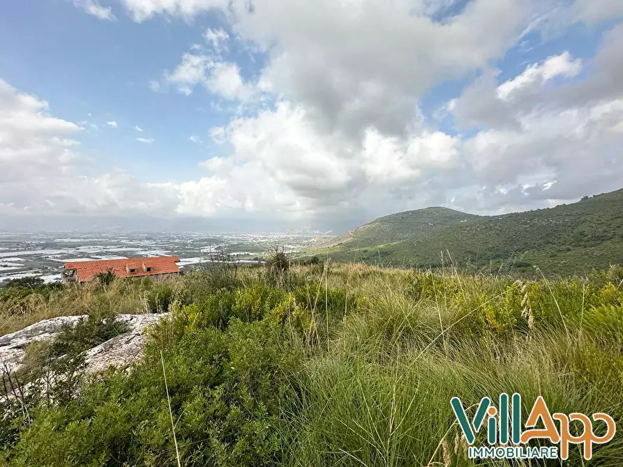 Immagine 12 di Villa in vendita  in Via San Raffaele a Fondi