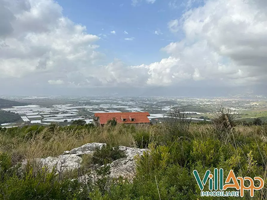 Immagine 11 di Villa in vendita  in Via San Raffaele a Fondi