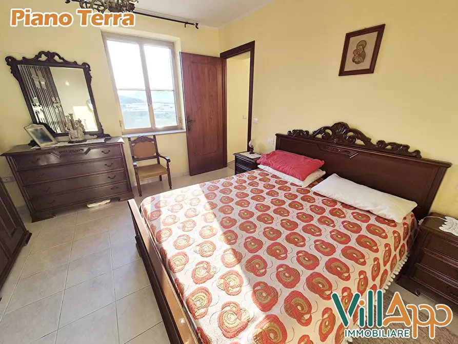 Immagine 41 di Villa in vendita  in Via Molelle 55 a Fondi