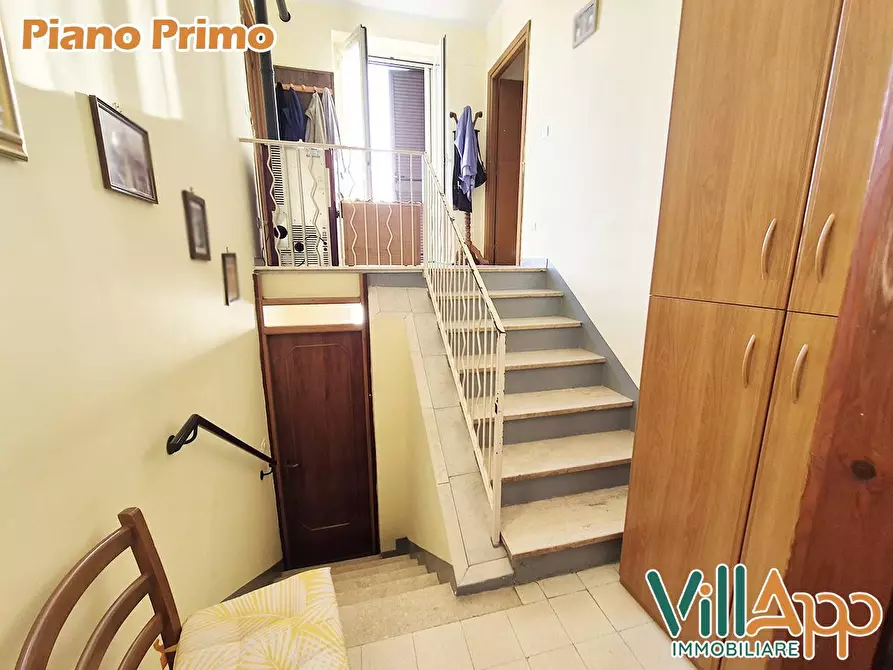 Immagine 10 di Villa in vendita  in Via Molelle 55 a Fondi