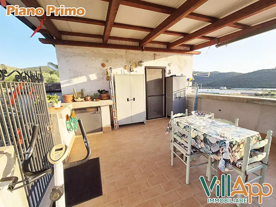 Immagine 34 di Villa in vendita  in Via Molelle 55 a Fondi