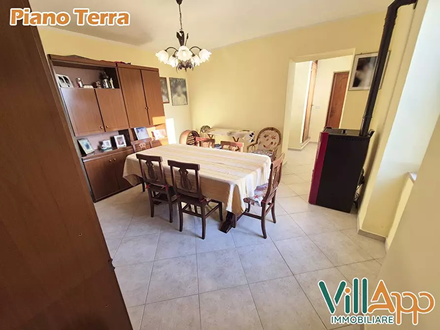 Immagine 43 di Villa in vendita  in Via Molelle 55 a Fondi