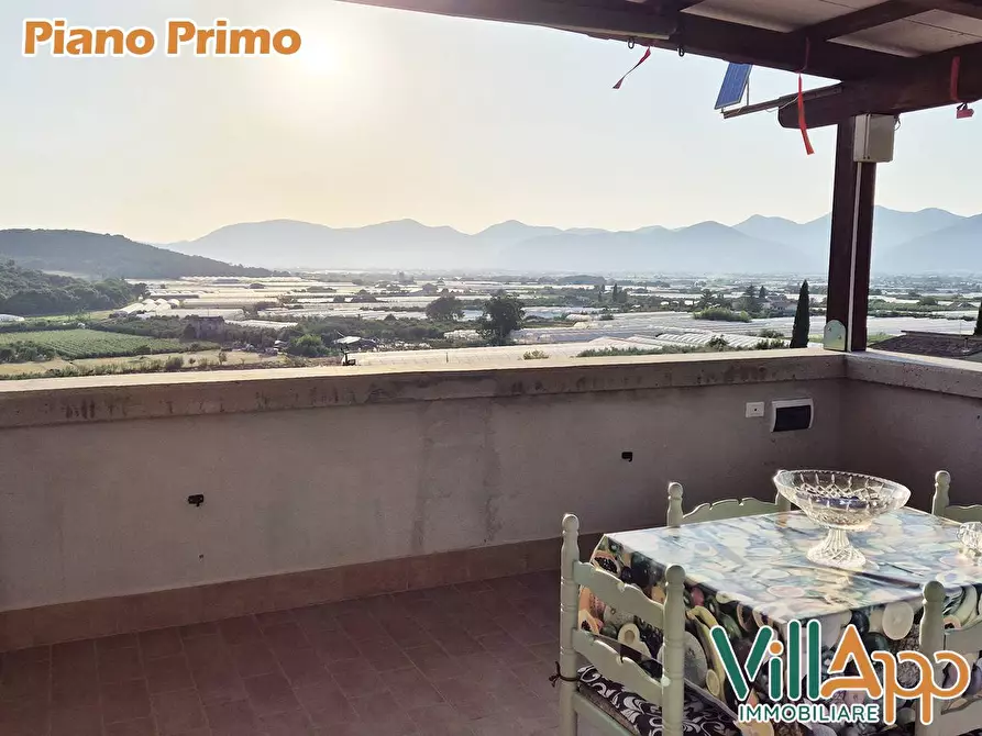 Immagine 33 di Villa in vendita  in Via Molelle 55 a Fondi