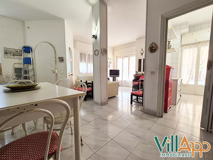 Immagine 32 di Villa in vendita  in Viale delle Rose 15 a Fondi