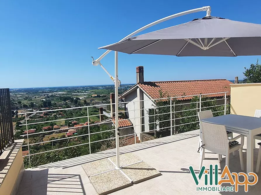 Immagine 2 di Appartamento in vendita  in Via Roma 140 a Campodimele