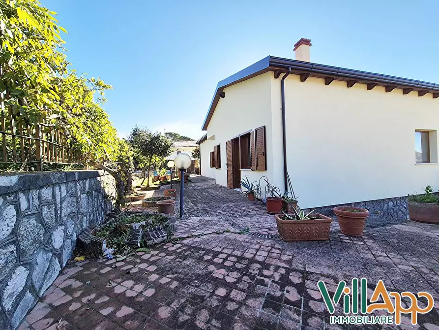 Immagine 31 di Villa in vendita  in Via del Mare 07 a Lenola