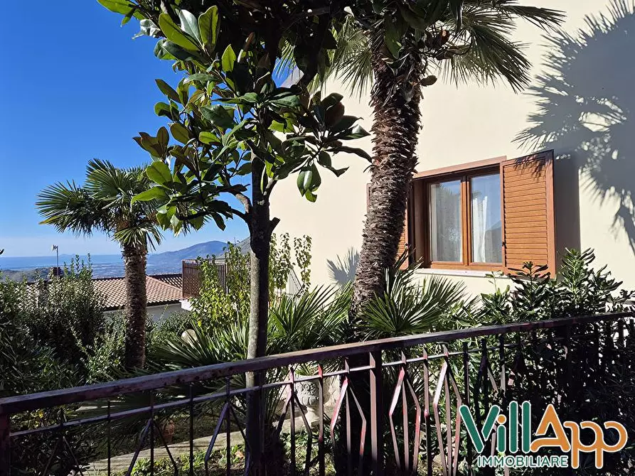 Immagine 26 di Villa in vendita  in Via del Mare 07 a Lenola