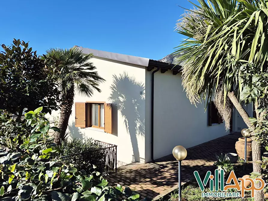 Immagine 35 di Villa in vendita  in Via del Mare 07 a Lenola