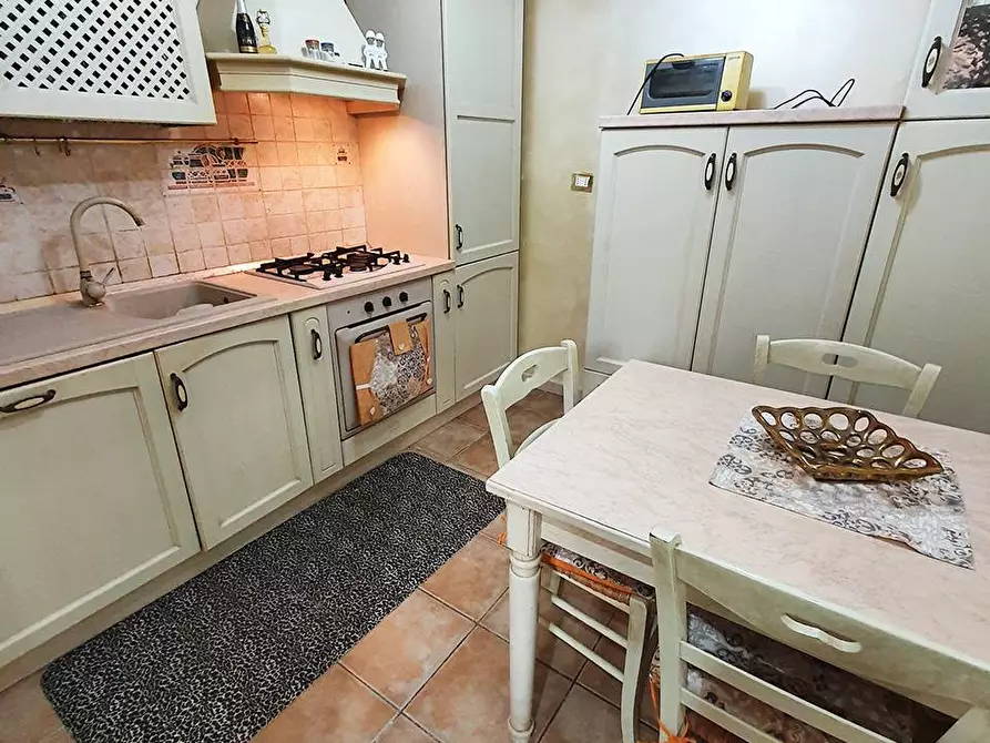 Immagine 8 di Appartamento in vendita  in Via Roma 135 a Campodimele