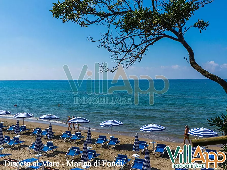 Immagine 26 di Villa in affitto  in Via Guado 150 a Fondi