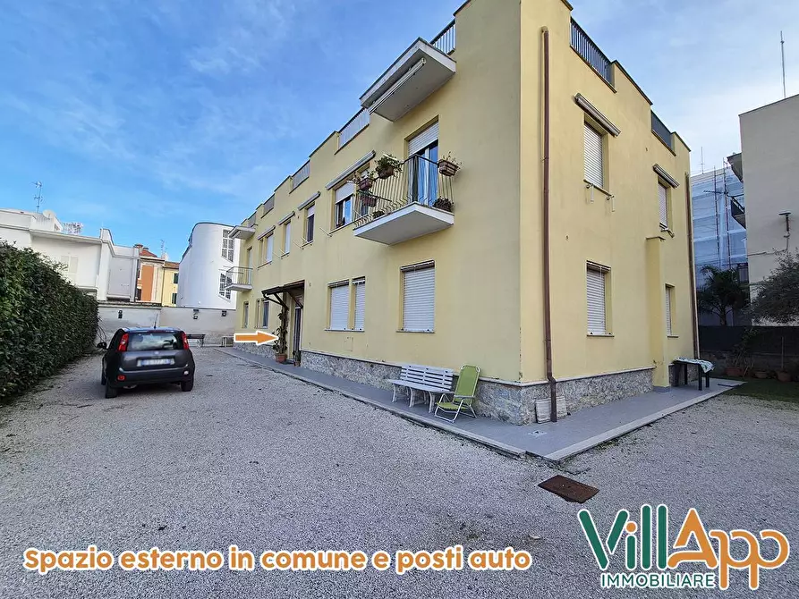 Immagine 1 di Appartamento in vendita  in Via C Cattaneo 11 a Terracina