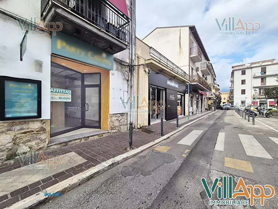 Immagine 1 di Locale commerciale in affitto  in Via San Francesco 5 a Fondi