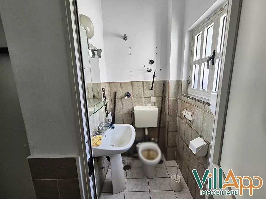 Immagine 11 di Locale commerciale in affitto  in Via San Francesco 5 a Fondi