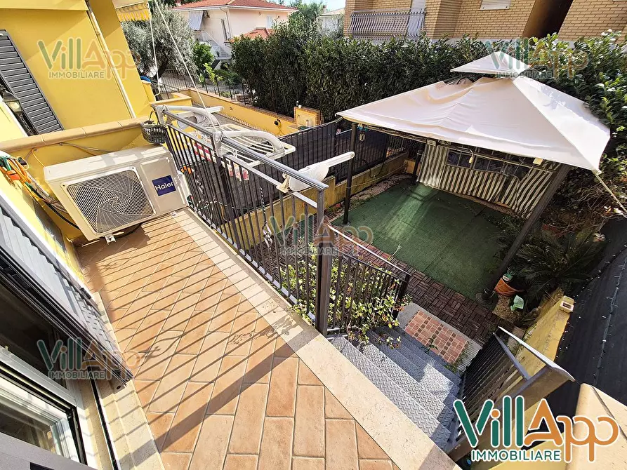 Immagine 14 di Villa in vendita  in Via del Mirto 7 a Fondi