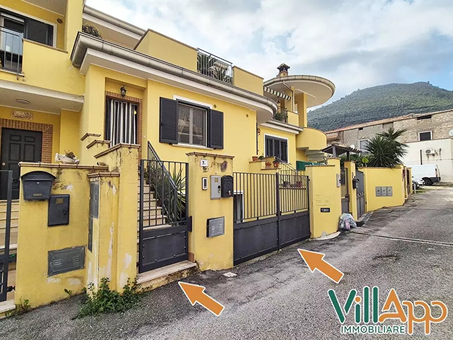 Immagine 1 di Villa in vendita  in Via del Mirto 7 a Fondi
