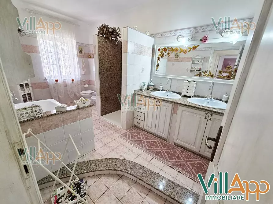 Immagine 17 di Villa in vendita  in Via Malta 20 a Fondi