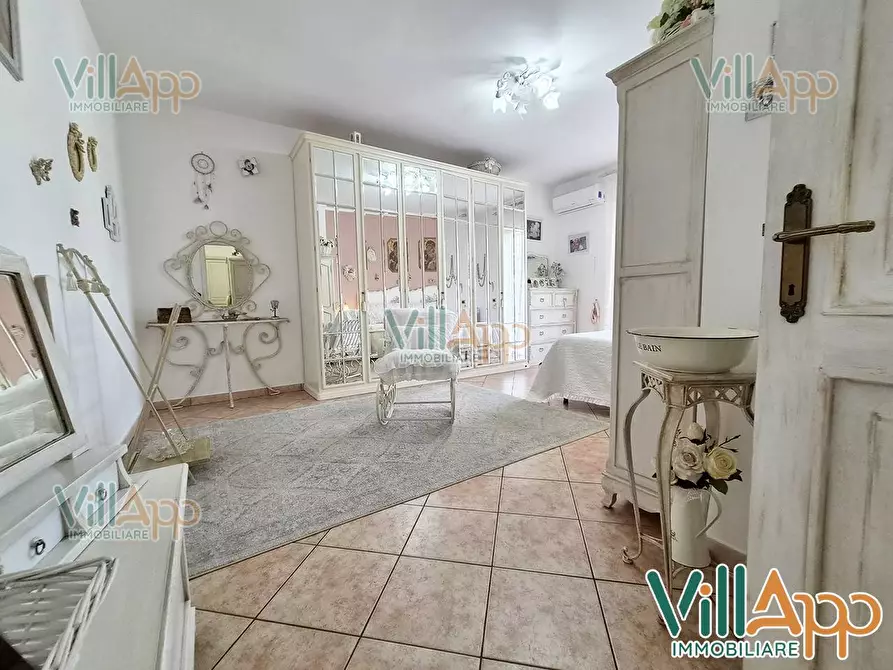 Immagine 31 di Villa in vendita  in Via Malta 20 a Fondi