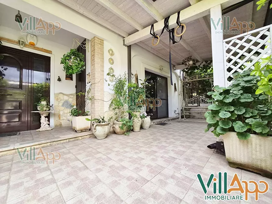 Immagine 2 di Villa in vendita  in Via Malta 20 a Fondi