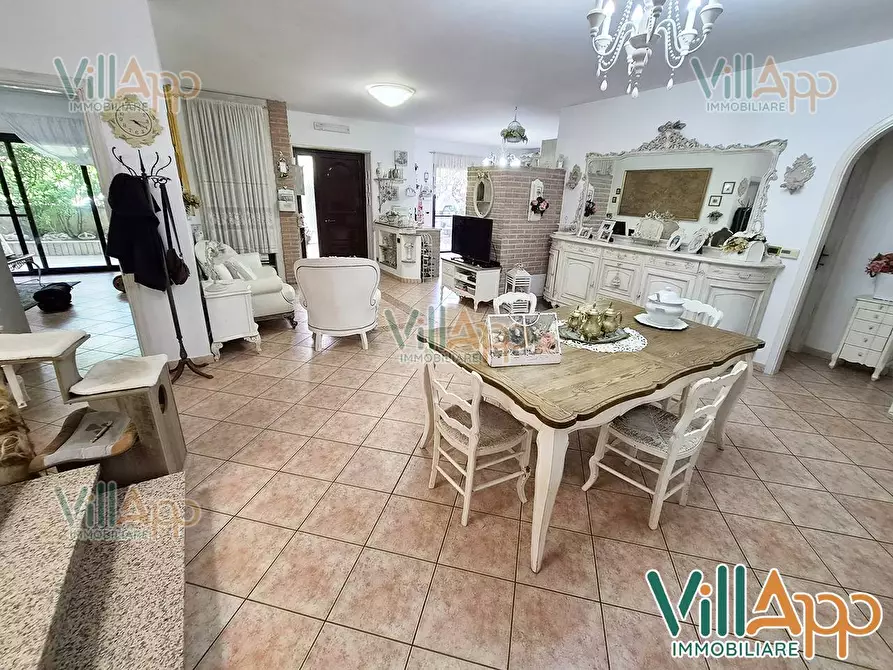Immagine 6 di Villa in vendita  in Via Malta 20 a Fondi