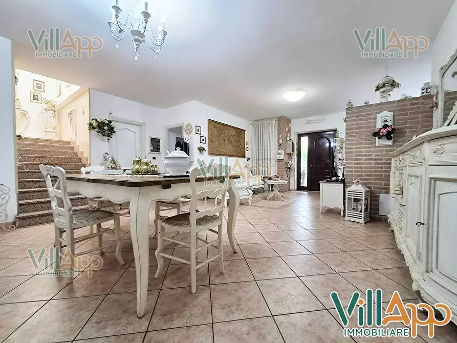Immagine 28 di Villa in vendita  in Via Malta 20 a Fondi