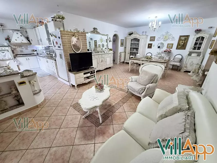 Immagine 5 di Villa in vendita  in Via Malta 20 a Fondi
