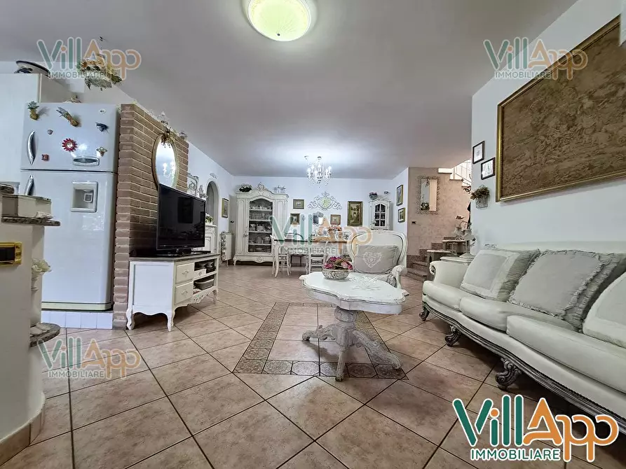 Immagine 24 di Villa in vendita  in Via Malta 20 a Fondi