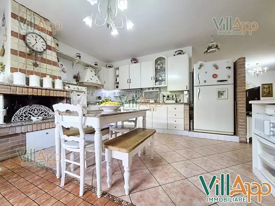 Immagine 26 di Villa in vendita  in Via Malta 20 a Fondi