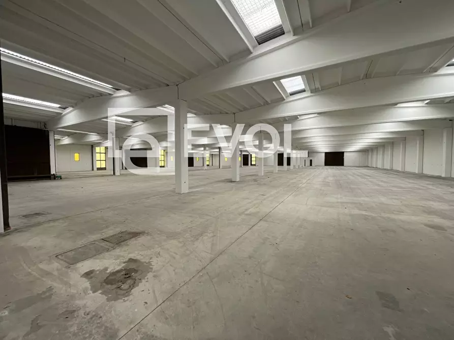 Immagine 2 di Capannone industriale in vendita  in via Valussi a Campolongo Tapogliano