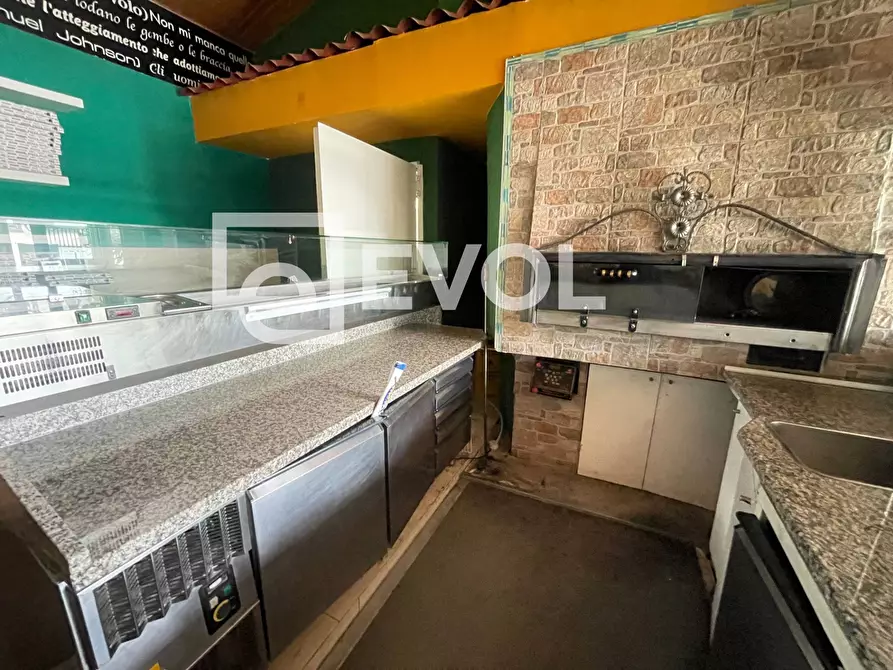 Immagine 9 di Locale commerciale in affitto  in via Udine 9 a Manzano