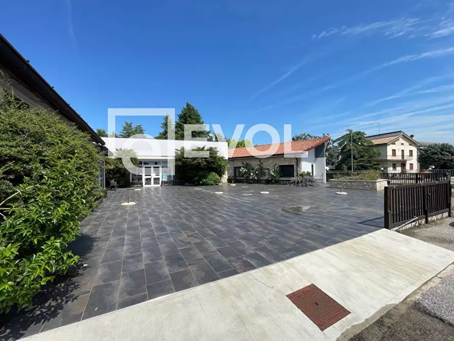 Immagine 21 di Locale commerciale in affitto  in via Udine 9 a Manzano