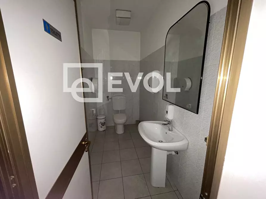 Immagine 23 di Locale commerciale in affitto  in via Udine 9 a Manzano