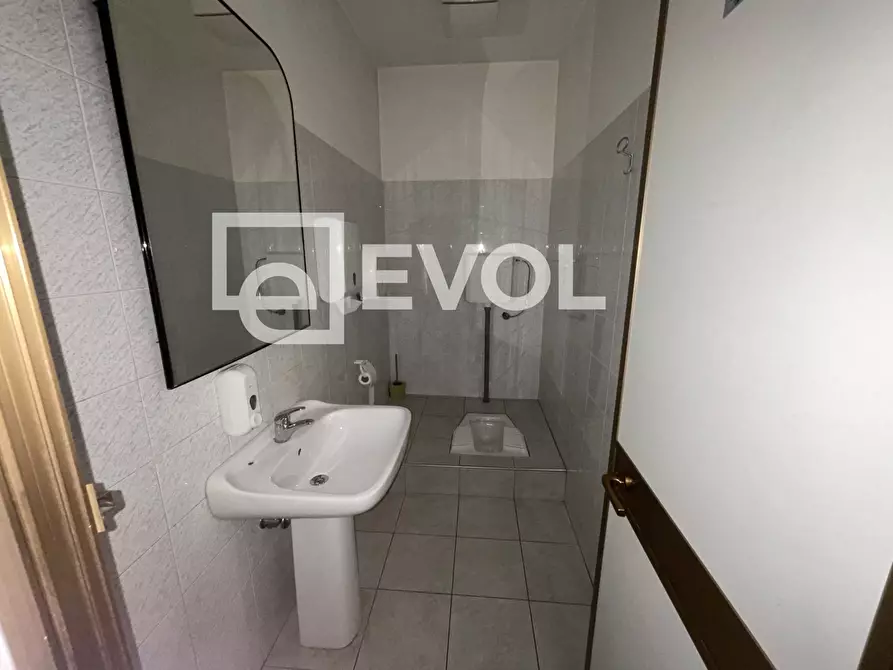 Immagine 24 di Locale commerciale in affitto  in via Udine 9 a Manzano