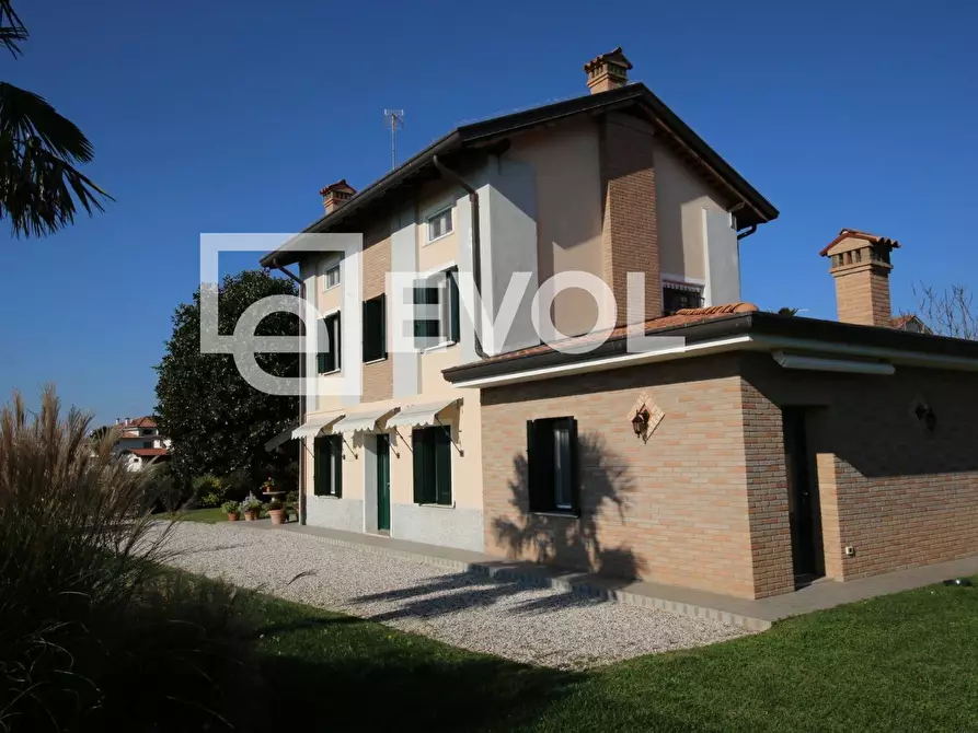 Immagine 36 di Villa in vendita  in Via Caterina Percoto 5 a Rivignano Teor