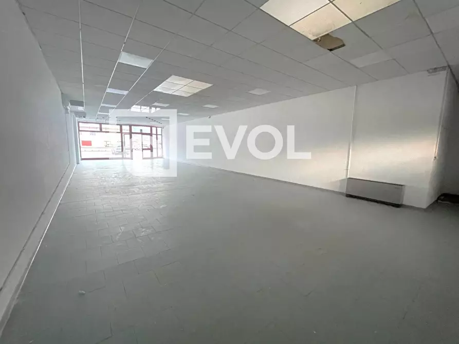 Immagine 2 di Locale commerciale in vendita  in SS 13 Bivio Taboga 140 a Gemona Del Friuli