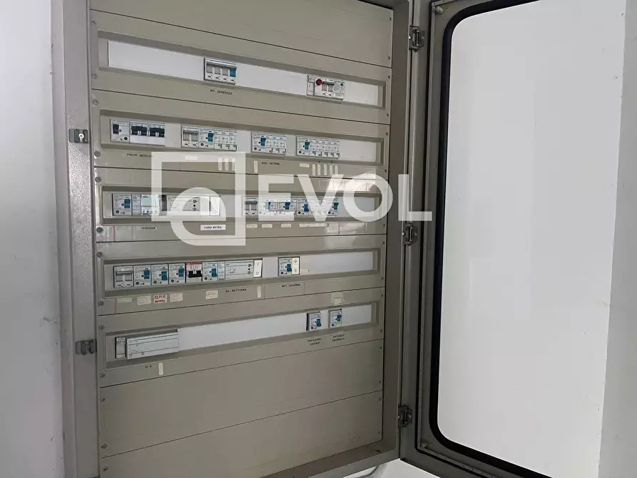 Immagine 15 di Locale commerciale in vendita  in SS 13 Bivio Taboga 140 a Gemona Del Friuli